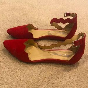 scalloped edge red flat